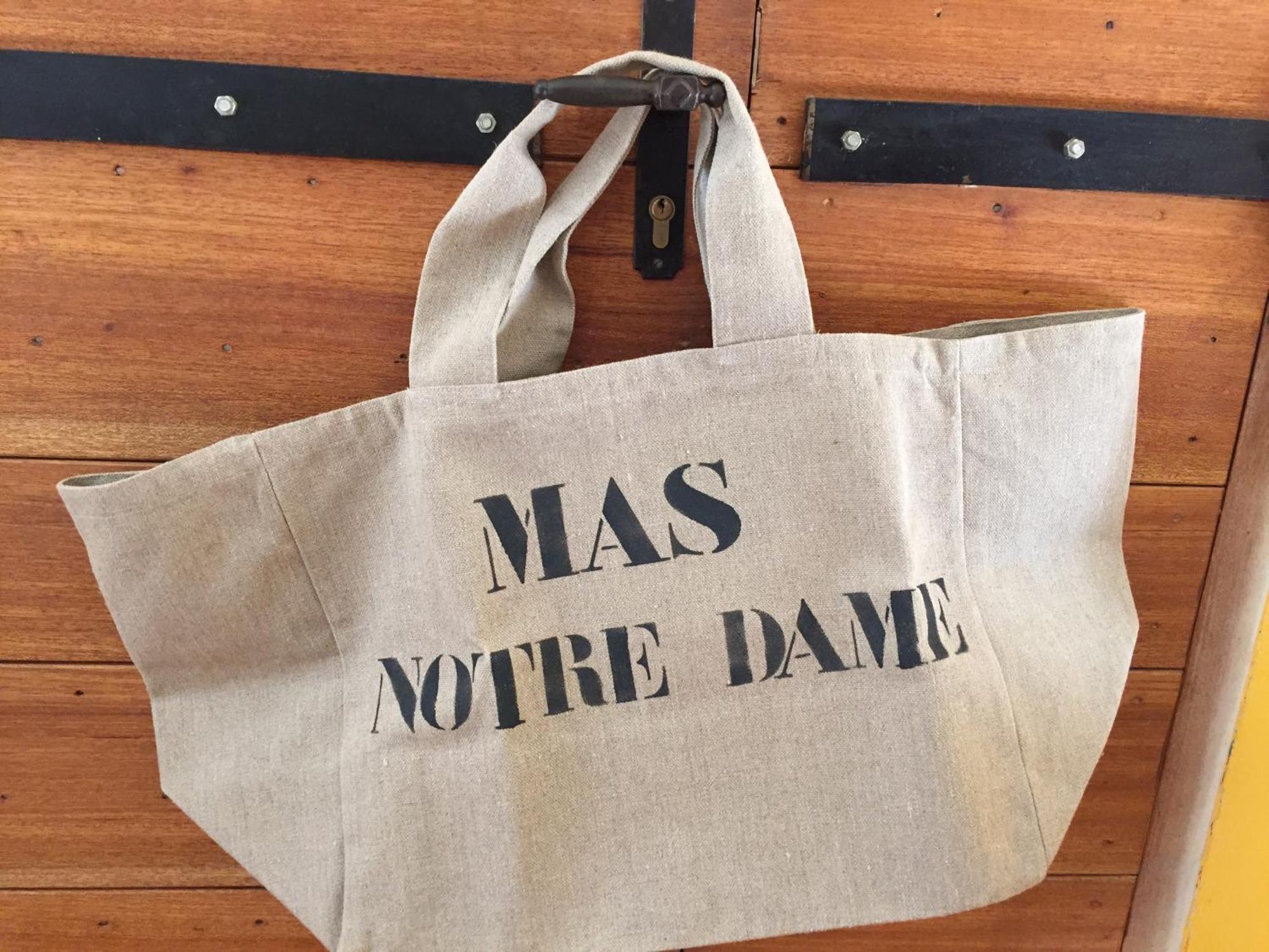 Mas Notre Dame Acomodação com café da manhã Eygalières Exterior foto